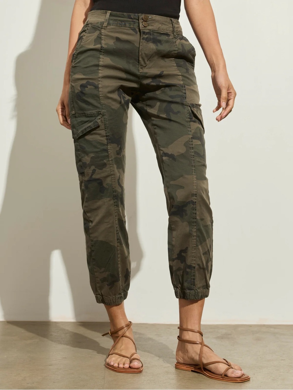 EUC – Sanctuary Rebel Standard Rise Pant Hiker – Camo - Picture 2 of 10